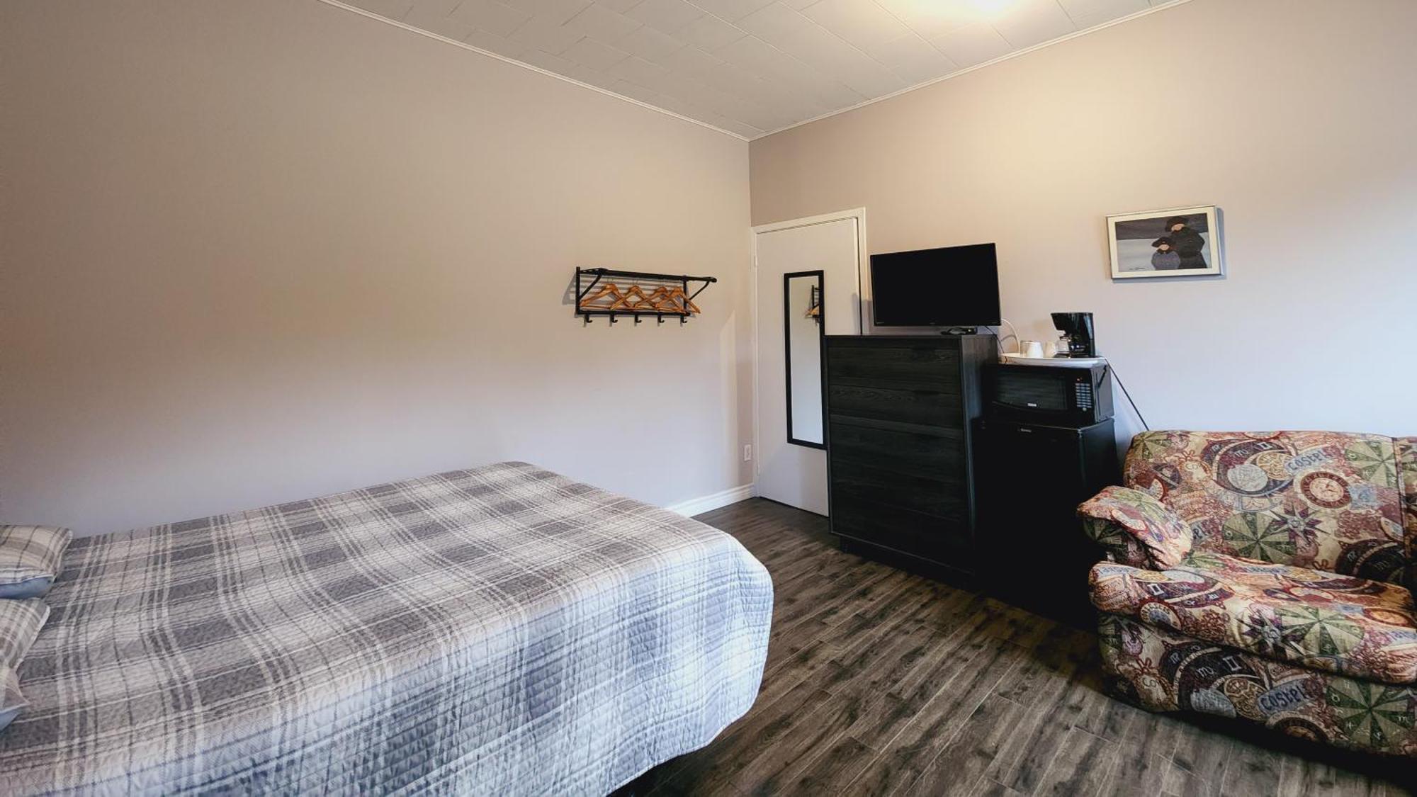 Motel De La *